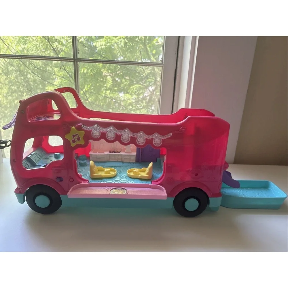 Fisher-Price Little People Barbie Little Dreamcamper RV Playset  Lights & Music